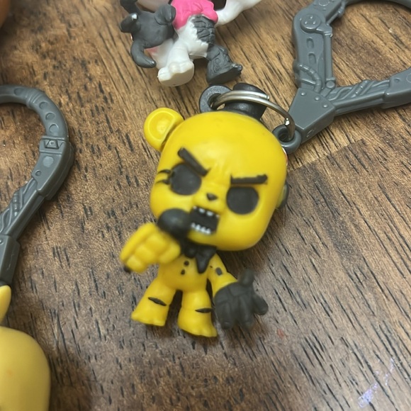 Lot of 5 FNAF Keychains - Five Nights at Freddy’s Collectible - Picture 5 of 13